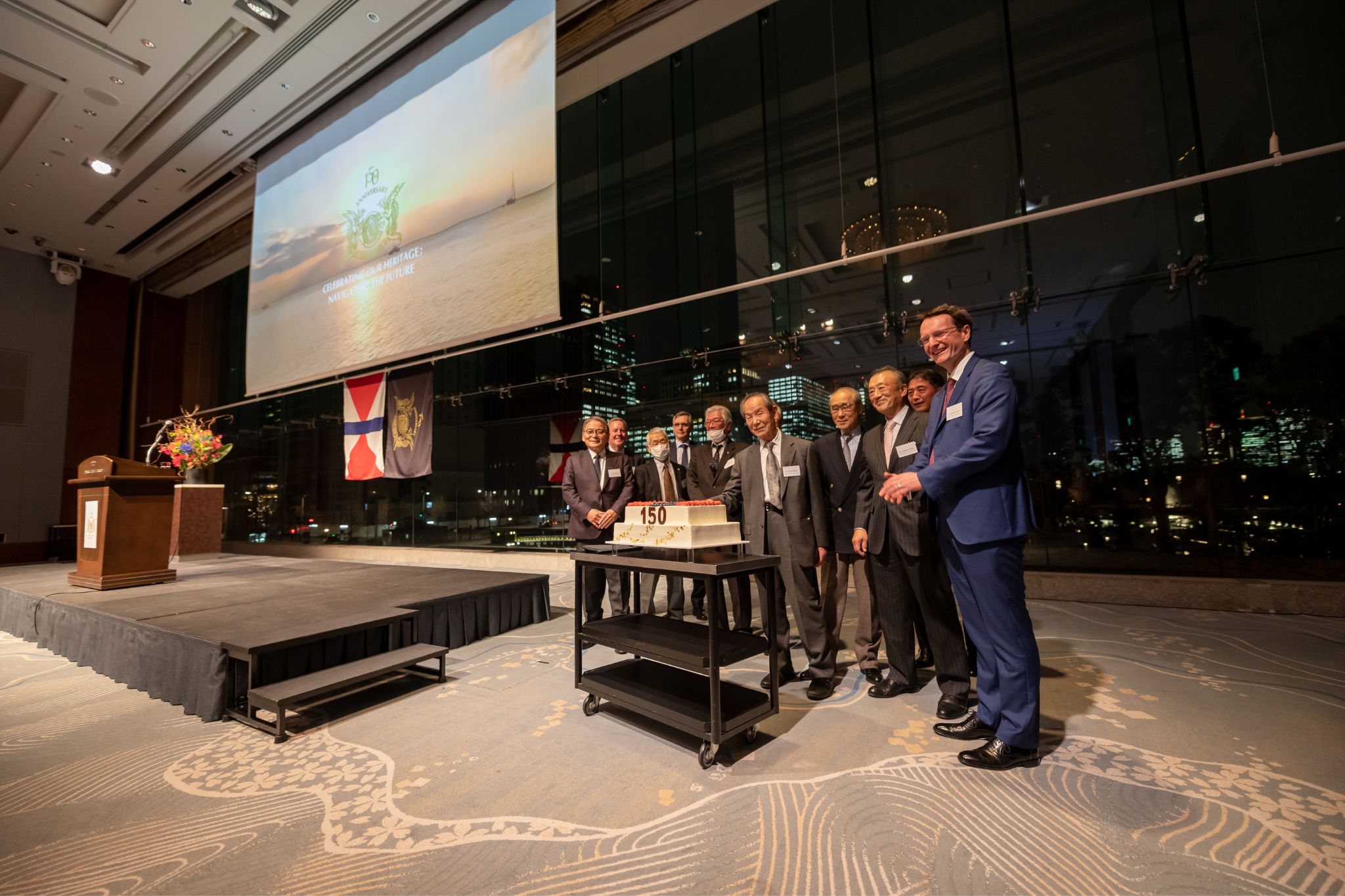 Swire Shipping 150th Birthday Held in Japan Cake Cutting Ceremony